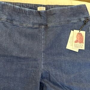 Jaclyn Smith Wide leg dark denim jeans. Size L